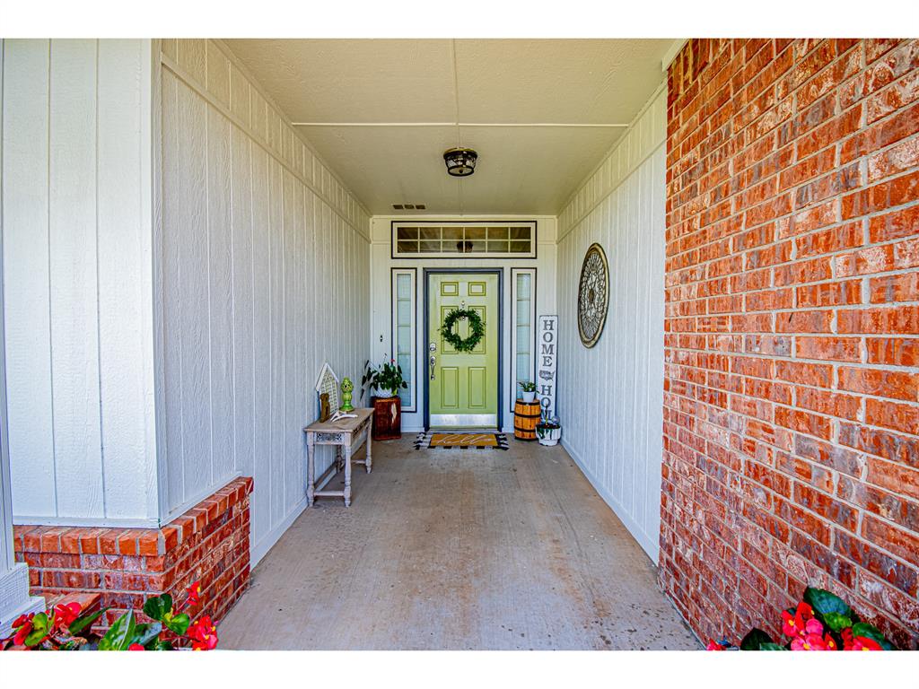 708 Ashwood Lane