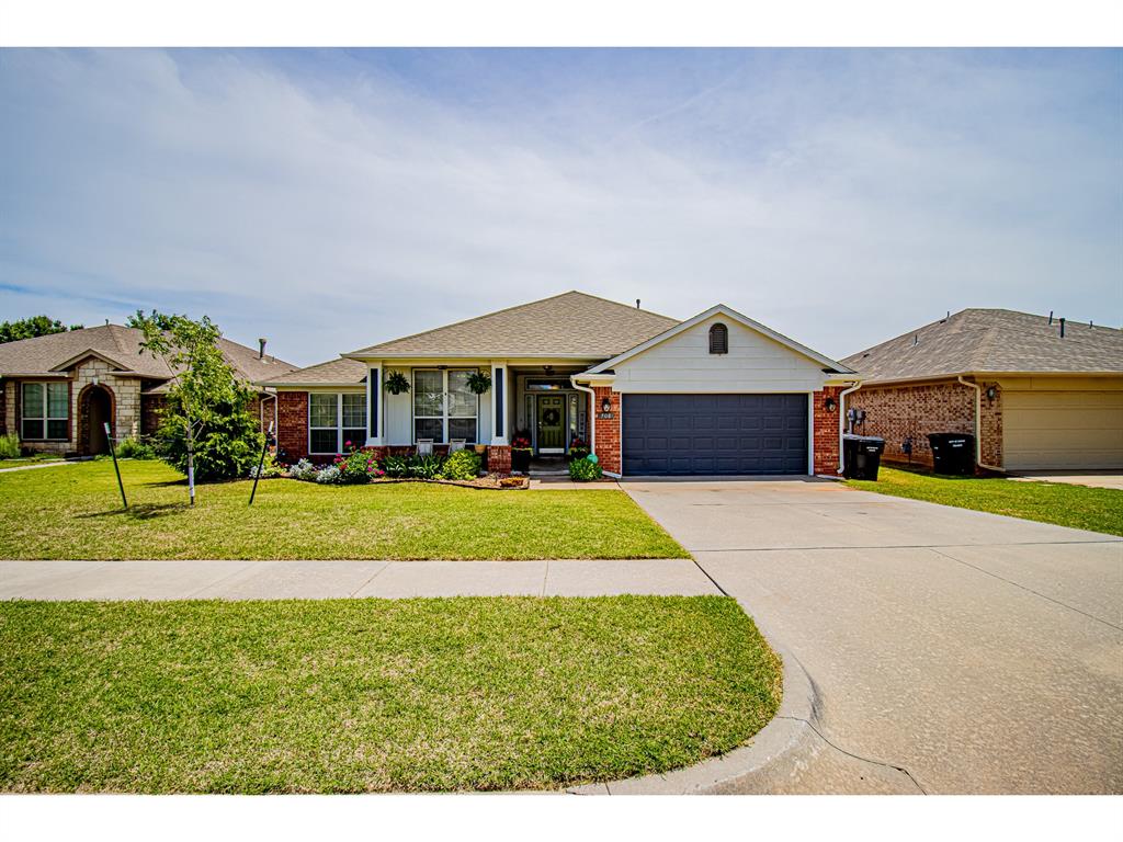 708 Ashwood Lane