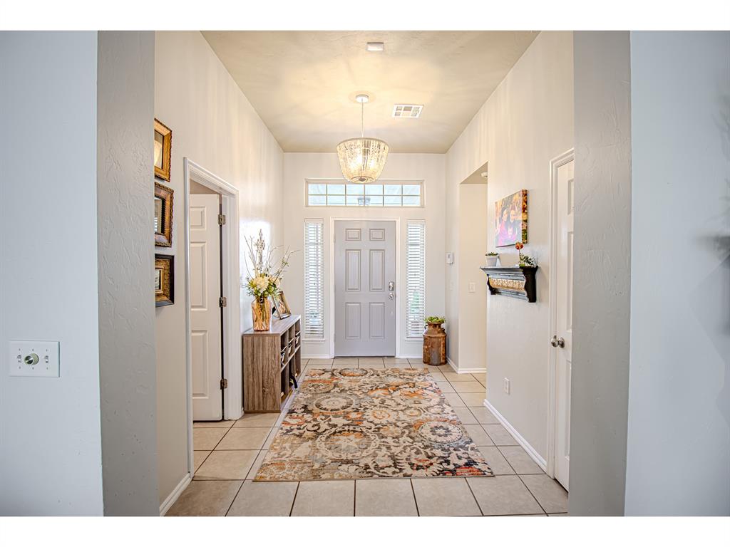 708 Ashwood Lane