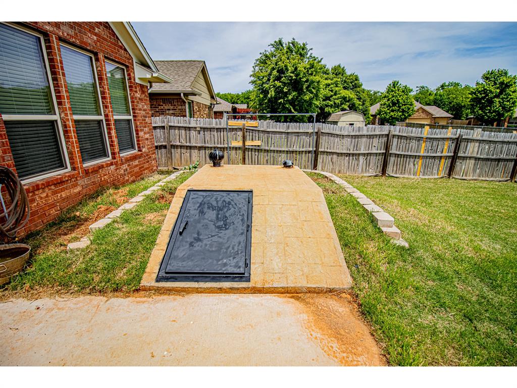 708 Ashwood Lane