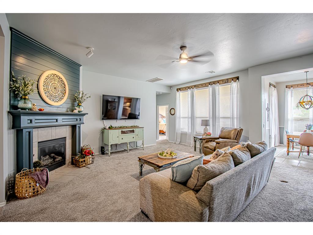 708 Ashwood Lane