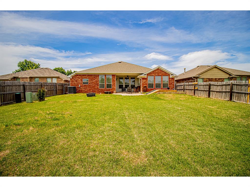 708 Ashwood Lane