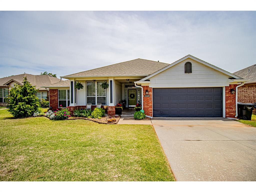 708 Ashwood Lane