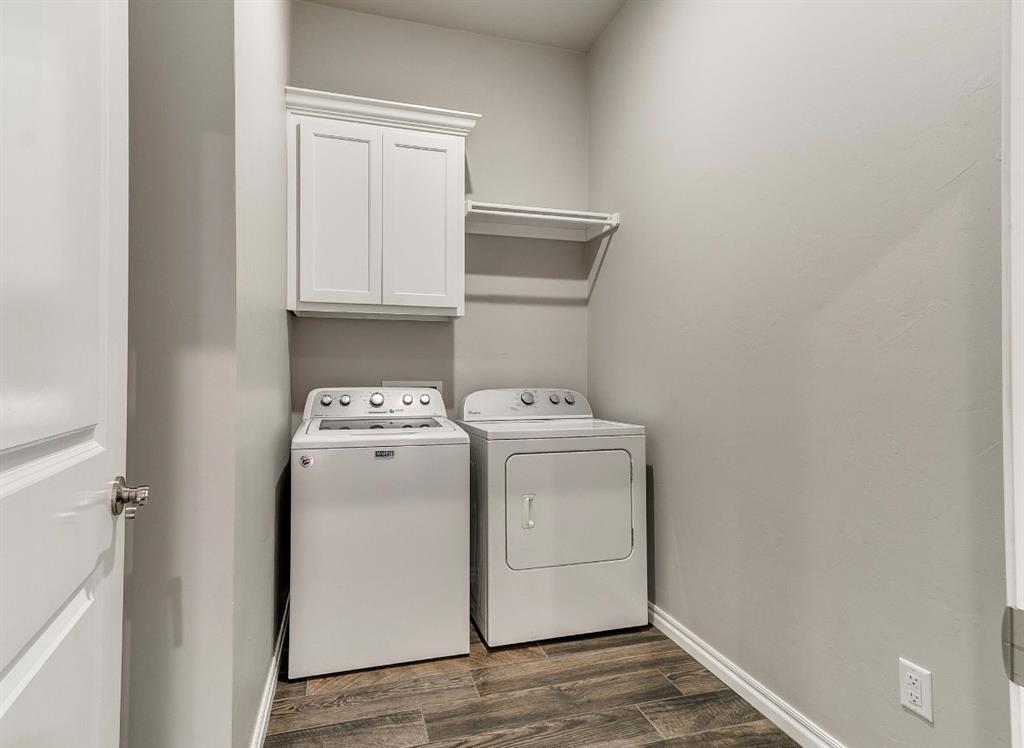 8401 Poplar Drive