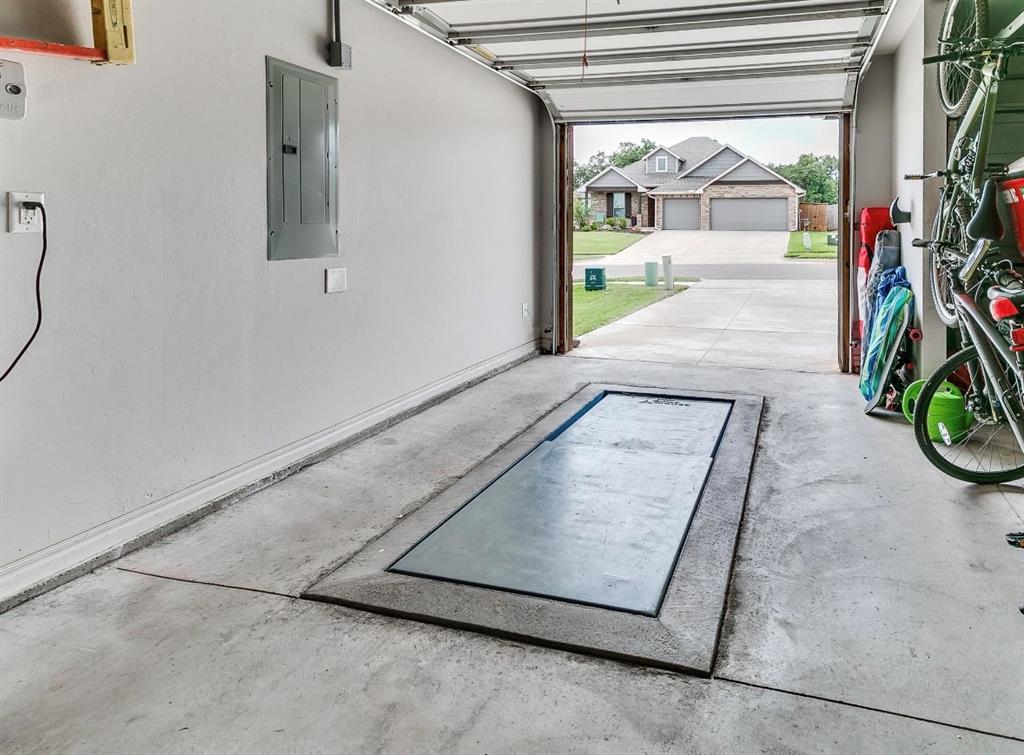 8401 Poplar Drive