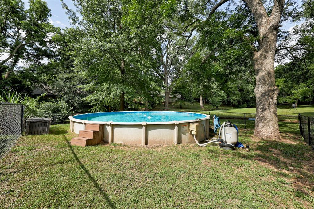 1800 N Elm Avenue