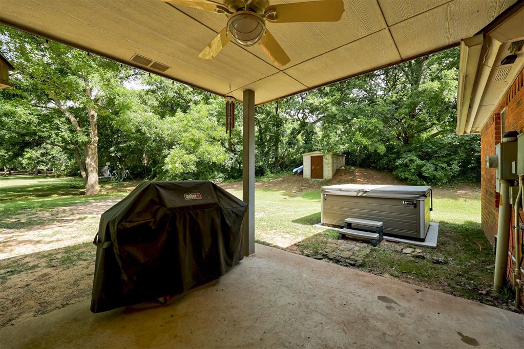1800 N Elm Avenue