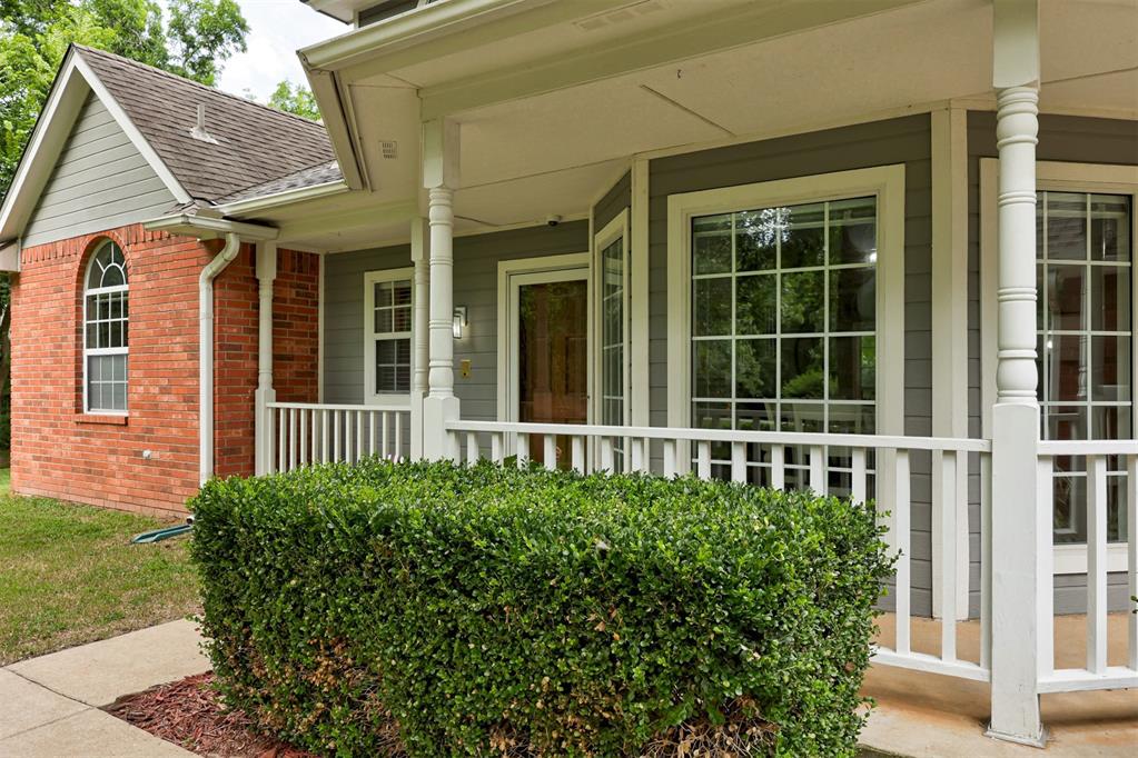 1800 N Elm Avenue