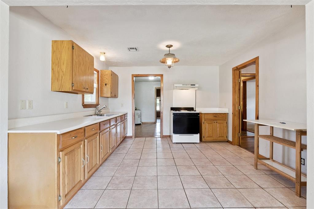 5925 NW 28th Street