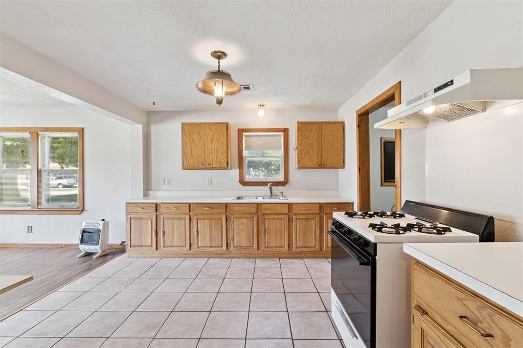 5925 NW 28th Street