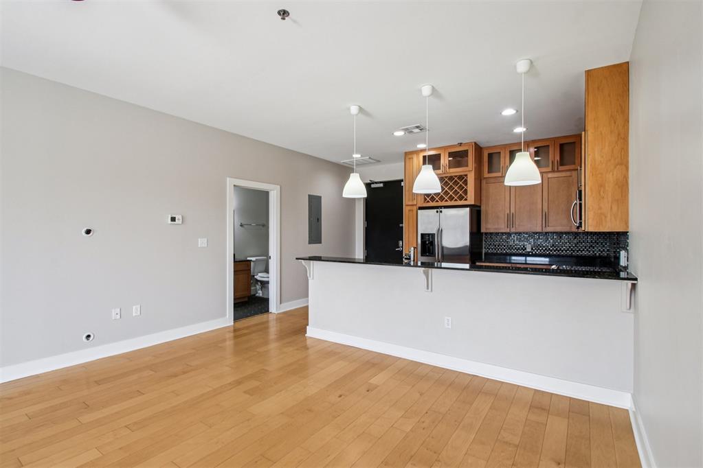 444 N Central Avenue Unit: 204