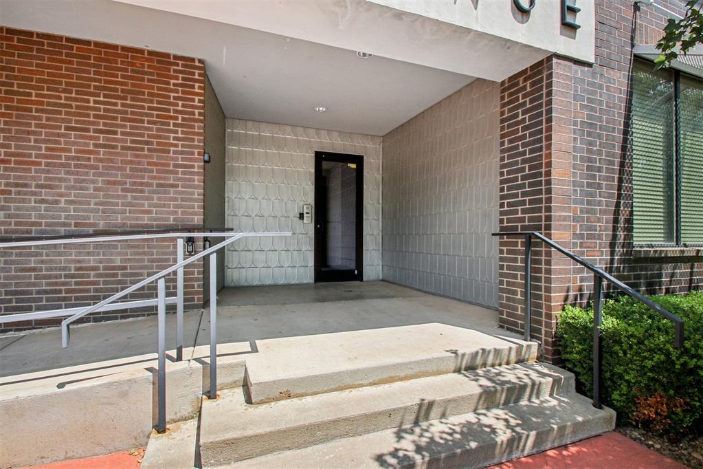 444 N Central Avenue Unit: 204