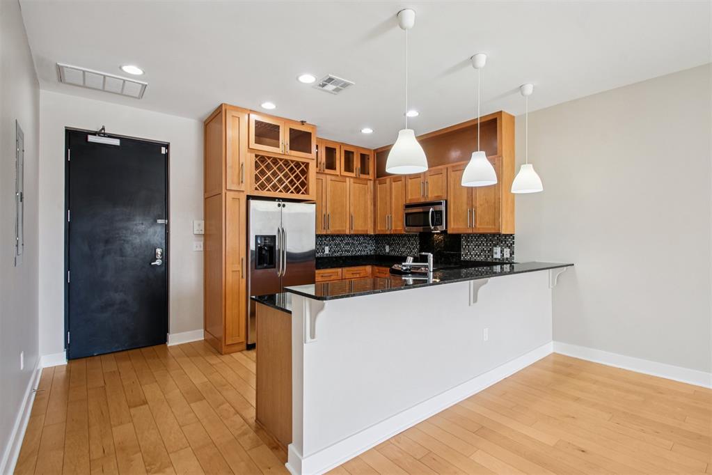 444 N Central Avenue Unit: 204