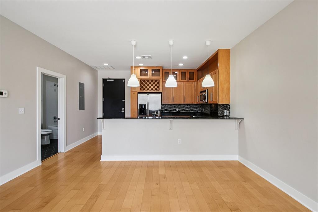 444 N Central Avenue Unit: 204