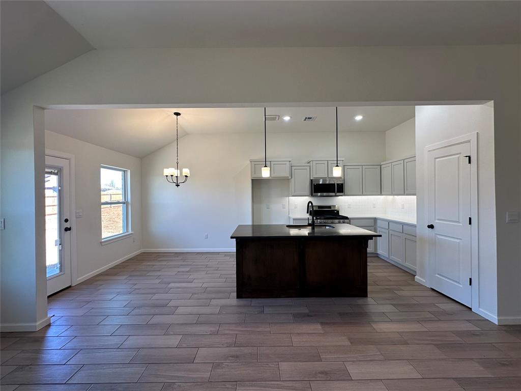 1009 Redwood Creek Drive