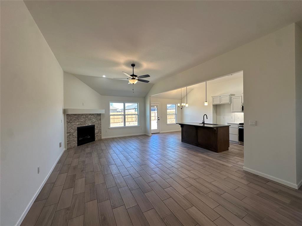 1009 Redwood Creek Drive