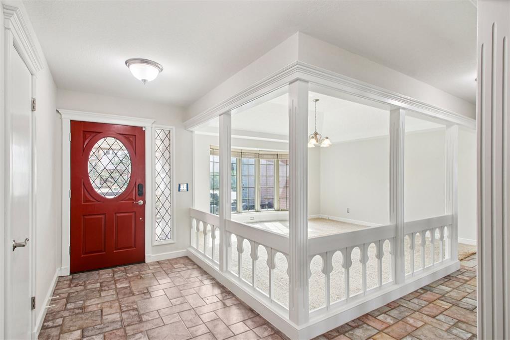 9111 Oak Hollow Drive