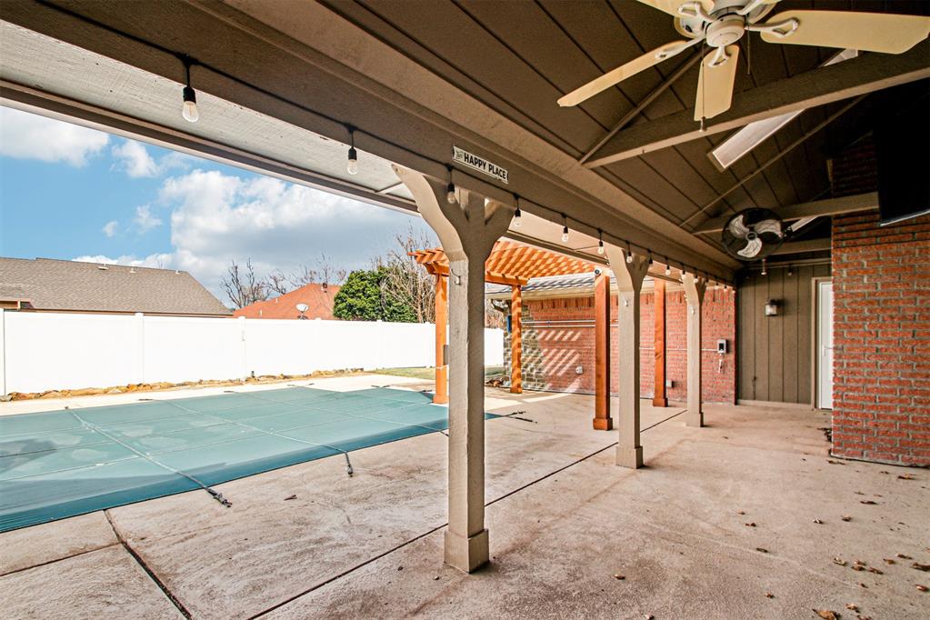 9111 Oak Hollow Drive