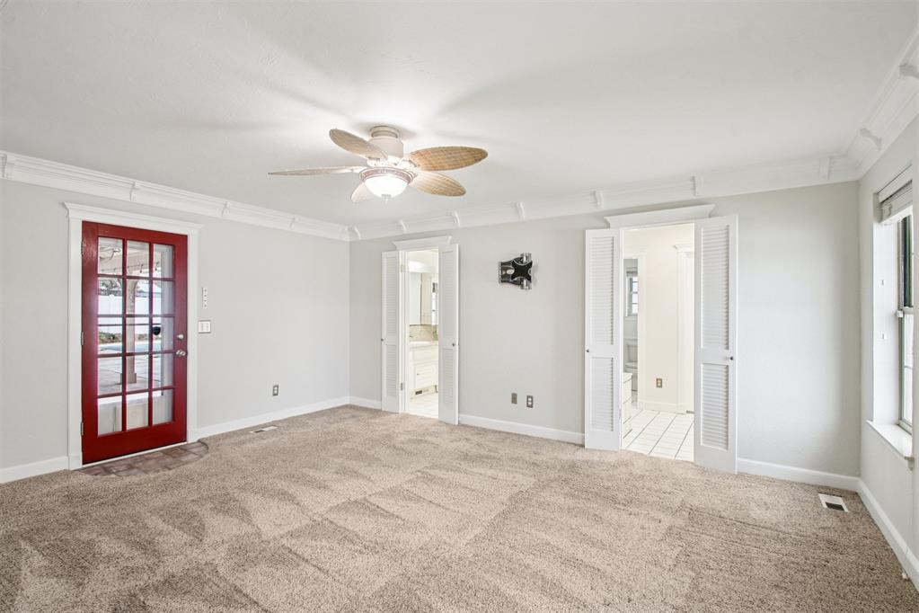 9111 Oak Hollow Drive