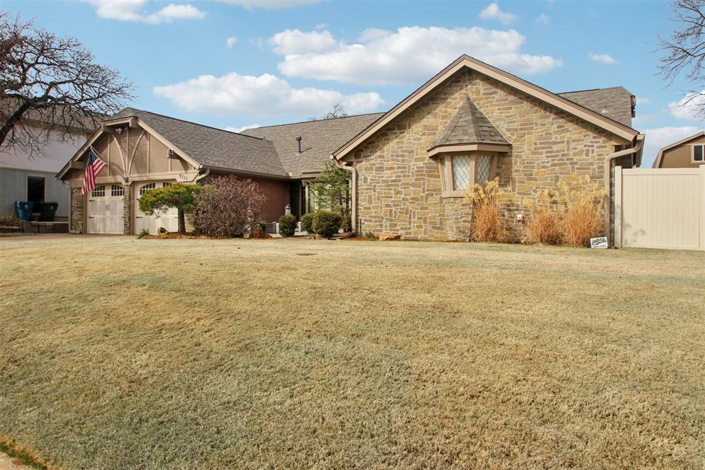 9111 Oak Hollow Drive