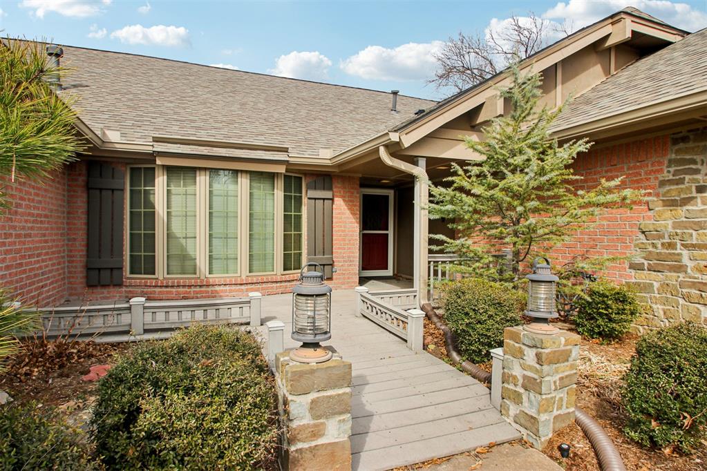 9111 Oak Hollow Drive