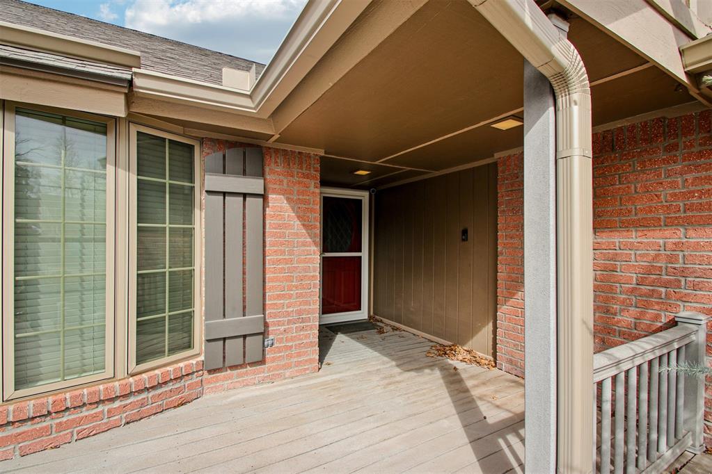 9111 Oak Hollow Drive