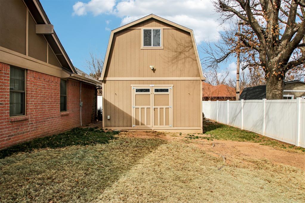 9111 Oak Hollow Drive