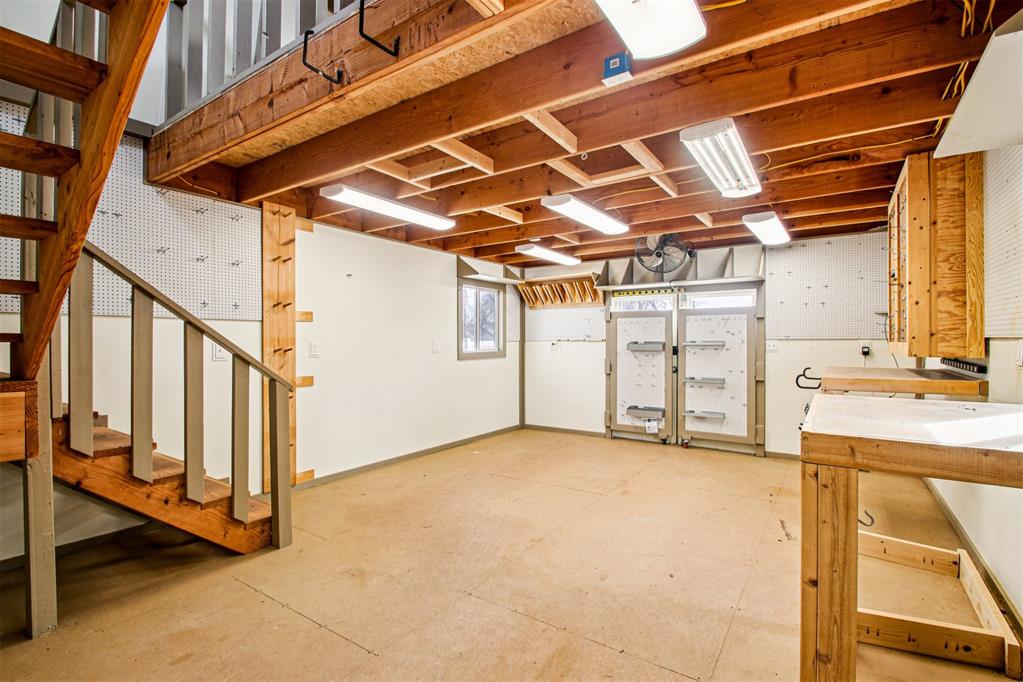 9111 Oak Hollow Drive