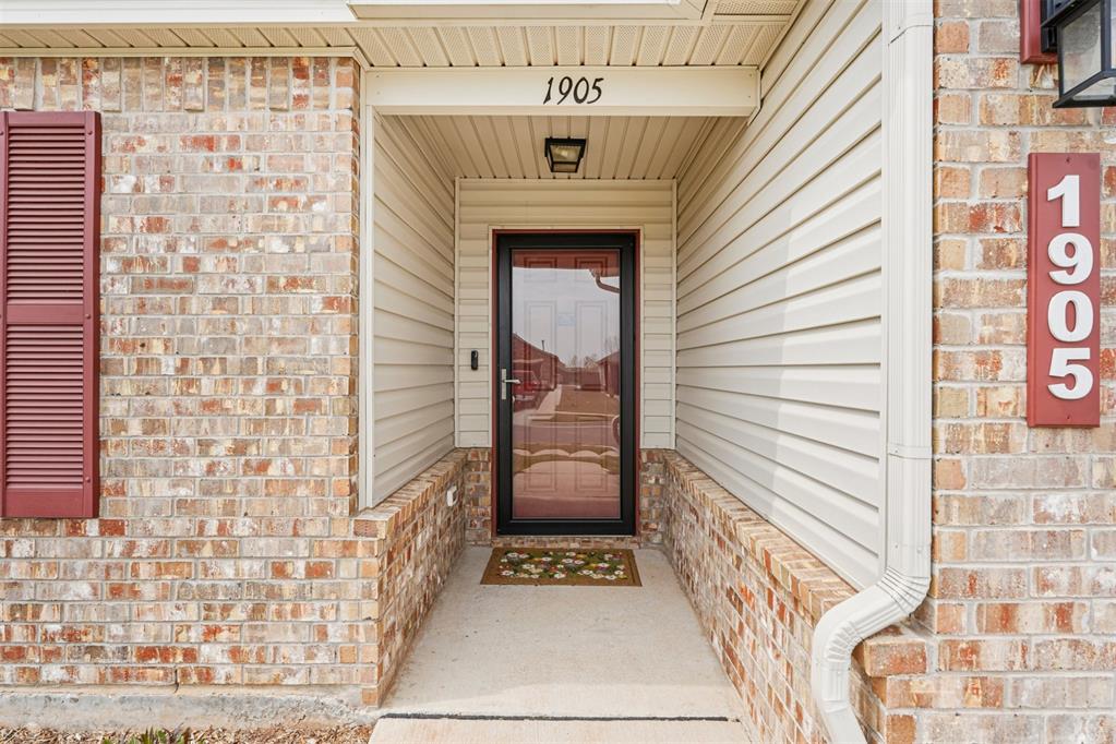 1905 Mason Lane