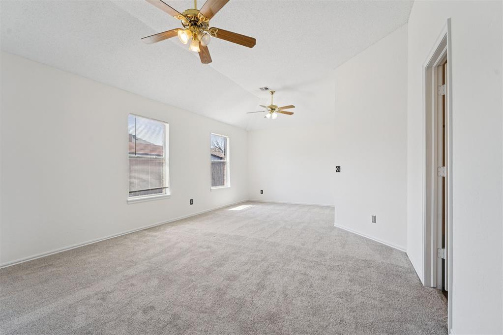 636 Hunters Way