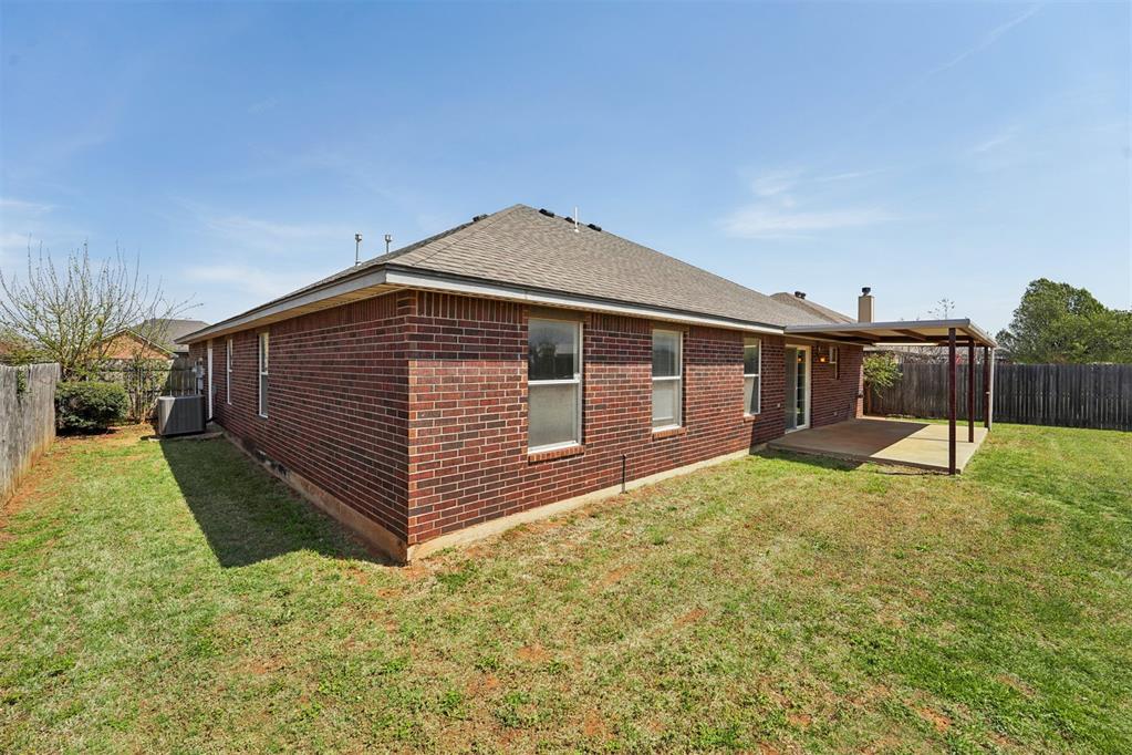 636 Hunters Way