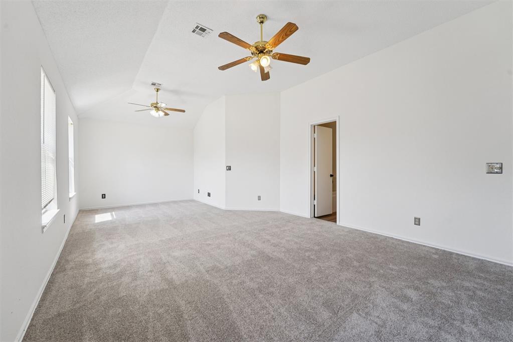 636 Hunters Way