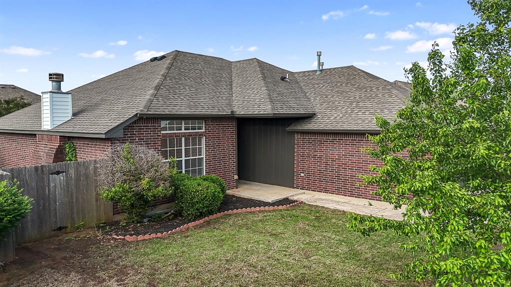 636 Hunters Way