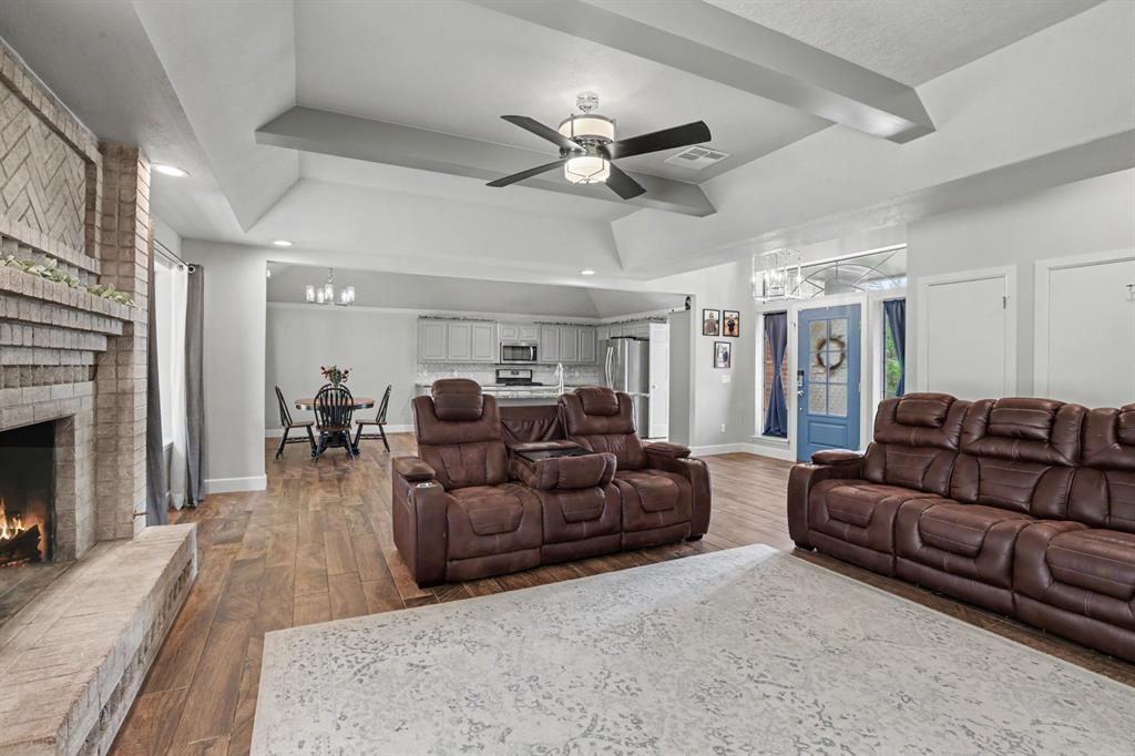 5620 valley Way