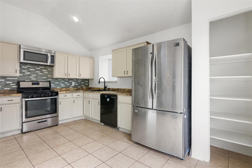9237 Apple Drive