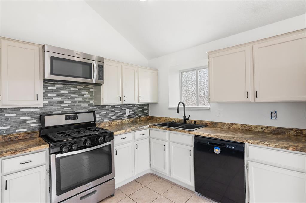 9237 Apple Drive