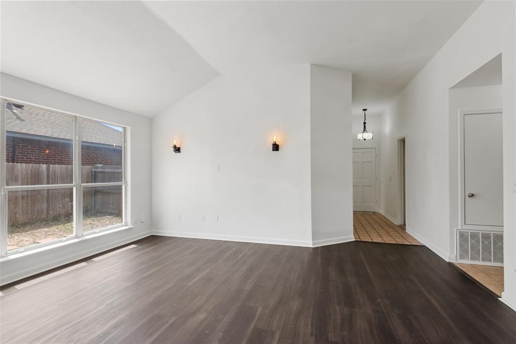 9237 Apple Drive
