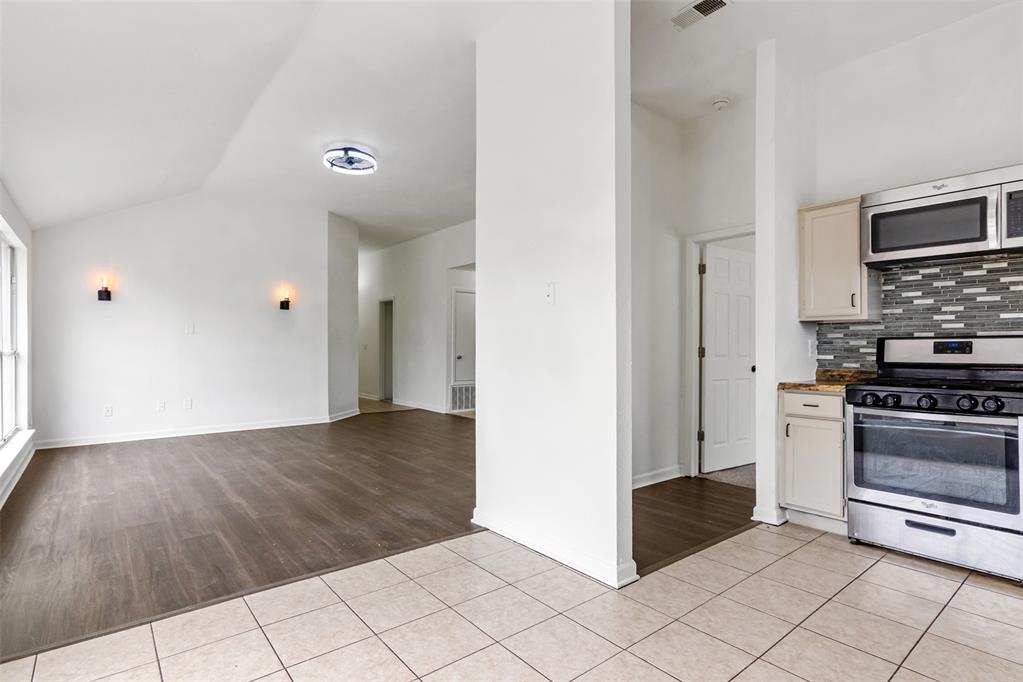 9237 Apple Drive