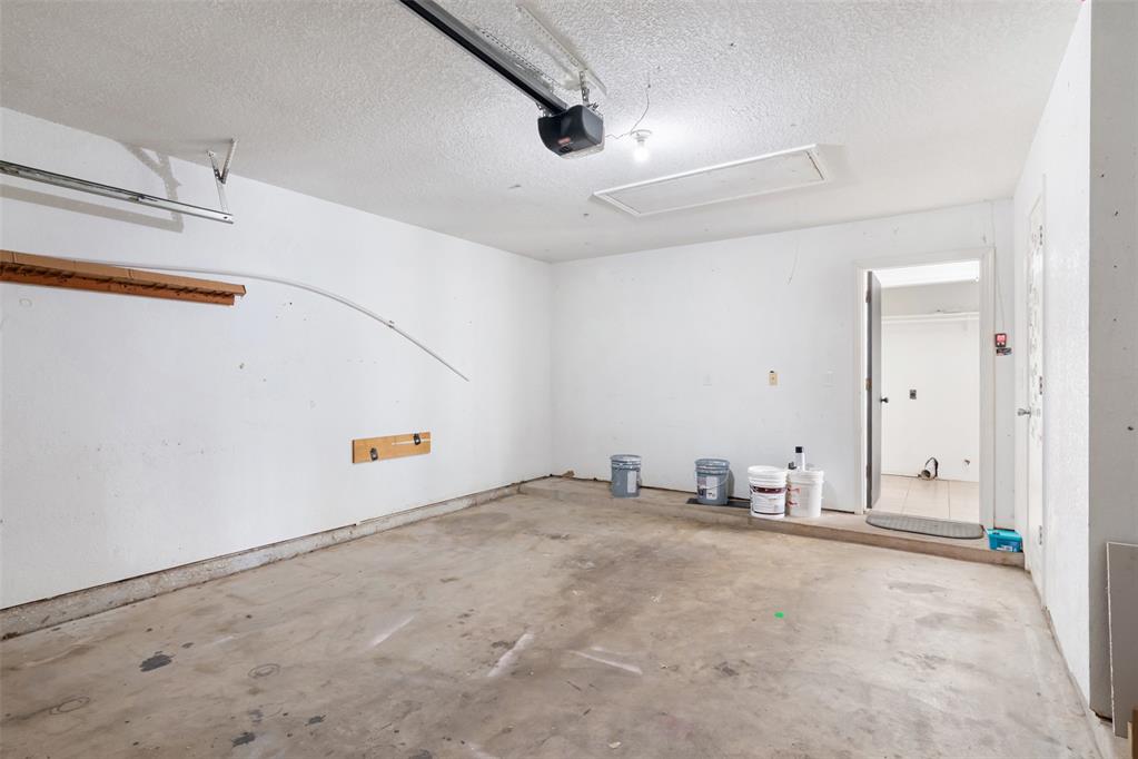 9237 Apple Drive