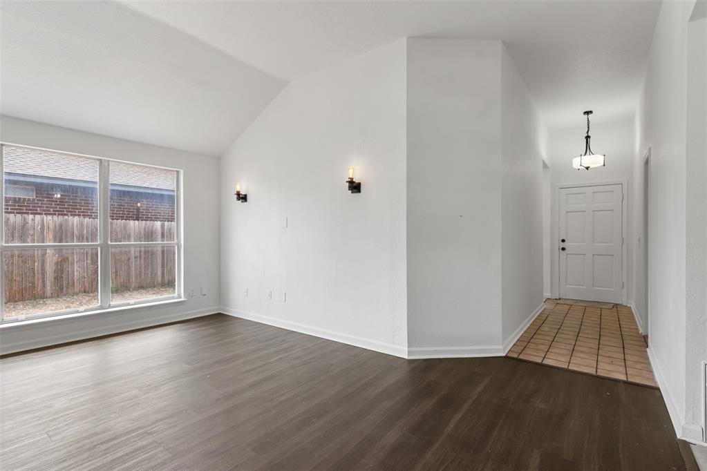 9237 Apple Drive
