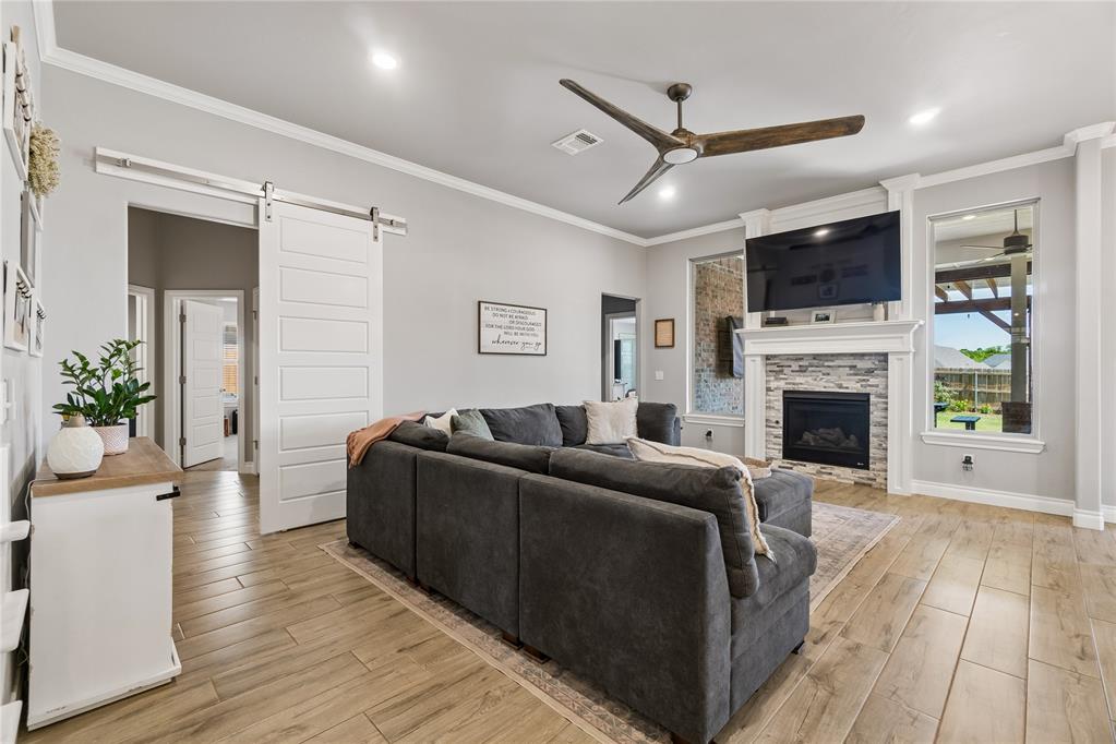 3016 Drake Crest Drive