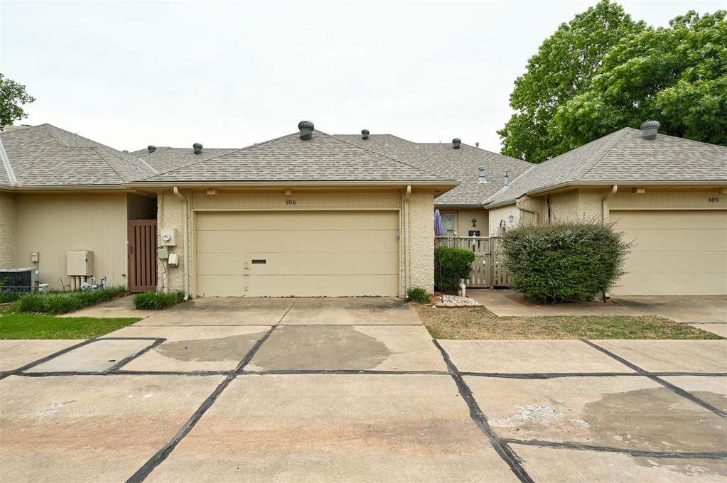 2100 Cobblestone Court Unit: 106