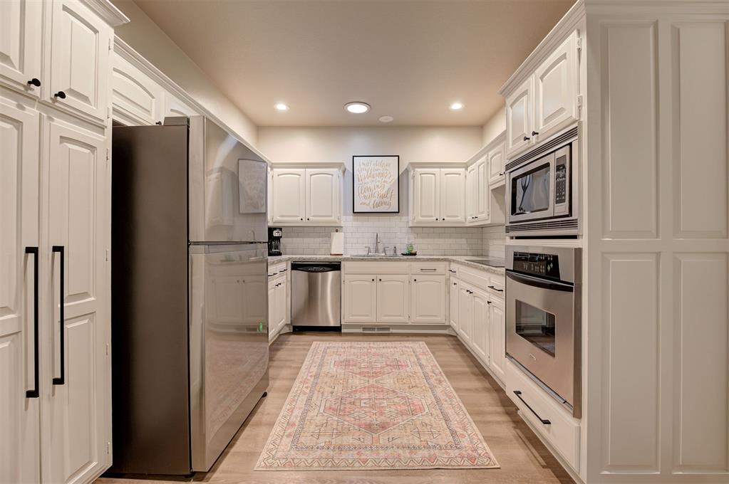 2100 Cobblestone Court Unit: 106