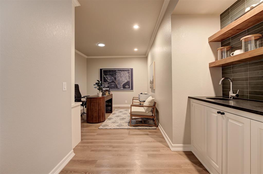 2100 Cobblestone Court Unit: 106