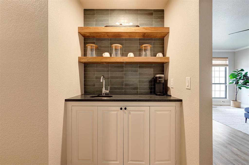 2100 Cobblestone Court Unit: 106