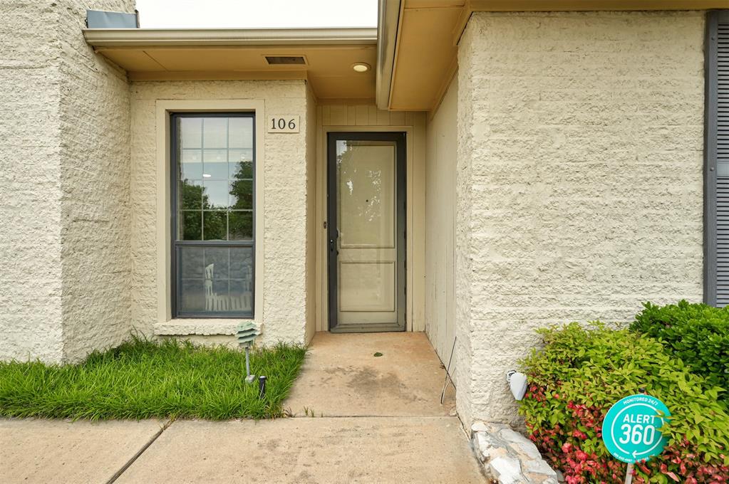 2100 Cobblestone Court Unit: 106