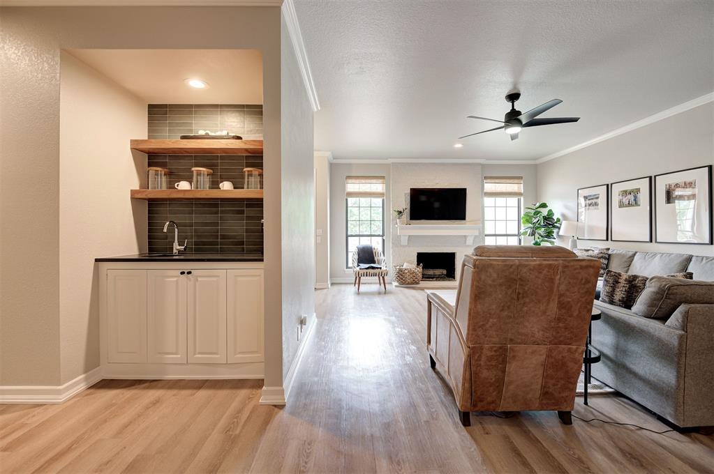 2100 Cobblestone Court Unit: 106
