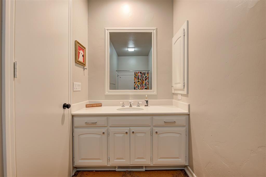 2100 Cobblestone Court Unit: 106