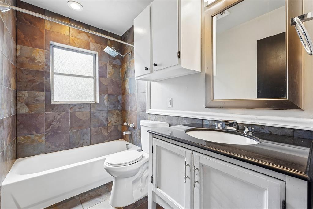 1928 NW 37th Street