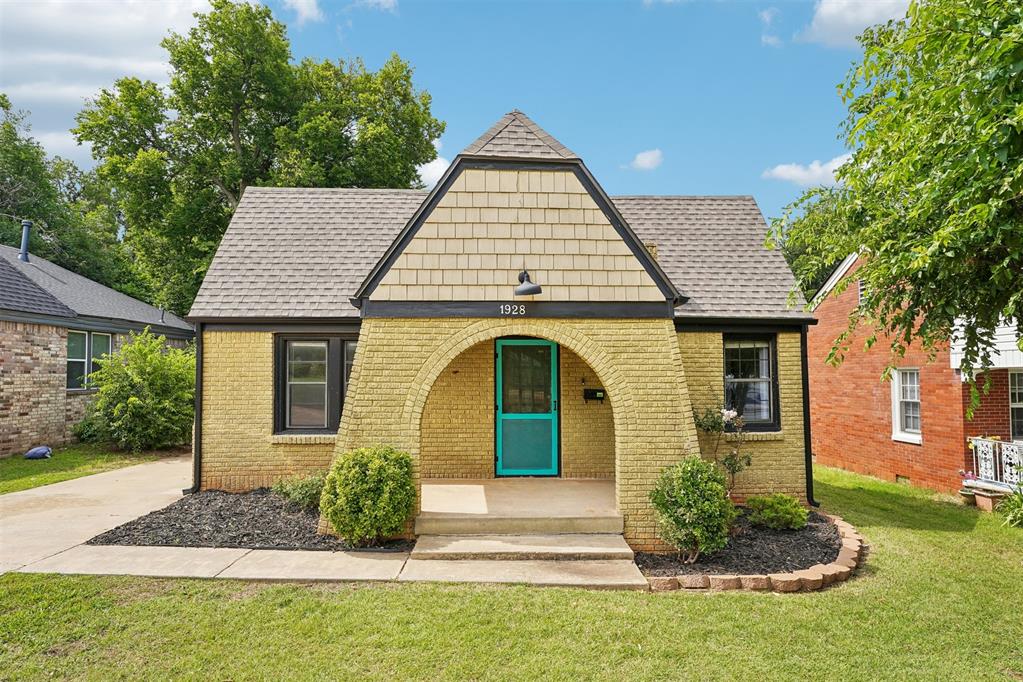 1928 NW 37th Street